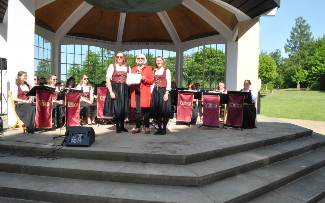 Bläserchor Tonica spendet Erlös aus Frühlingskonzert